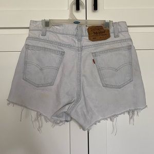 Vintage light-wash 550 cutoff Levis shorts